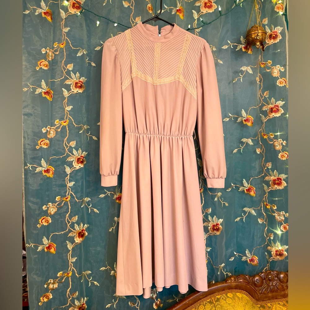 Vintage, 1970’s High Collar Lace Jennifer Gee Dress